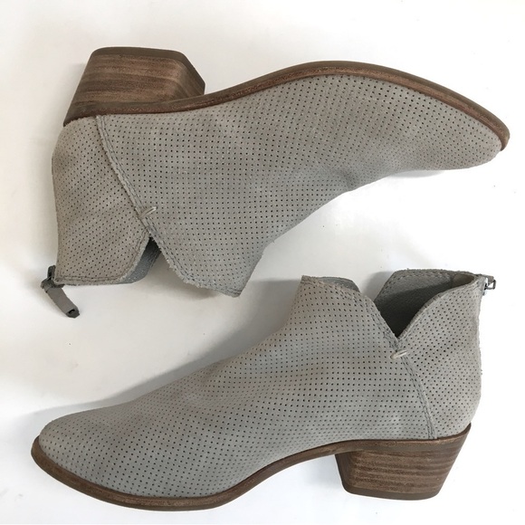 Dolce Vita Karsen Leather Bootie - Picture 6 of 15